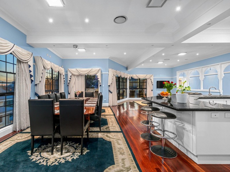 62 Crescent Road, Hamilton QLD 4007