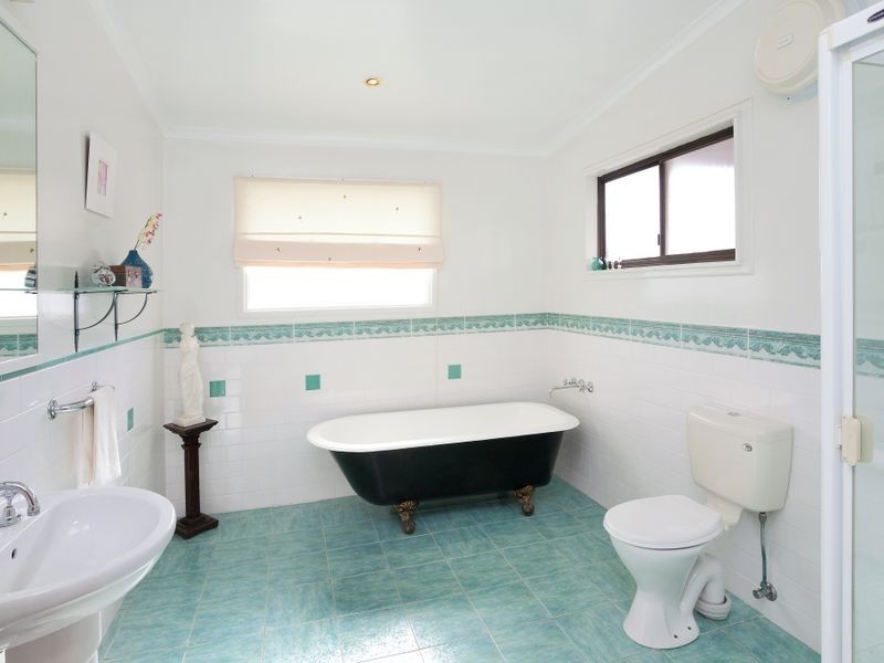 19 Gracemere Street, Newmarket QLD 4051