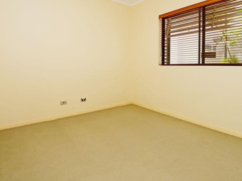 8/9 Newstead Avenue, Newstead QLD 4006