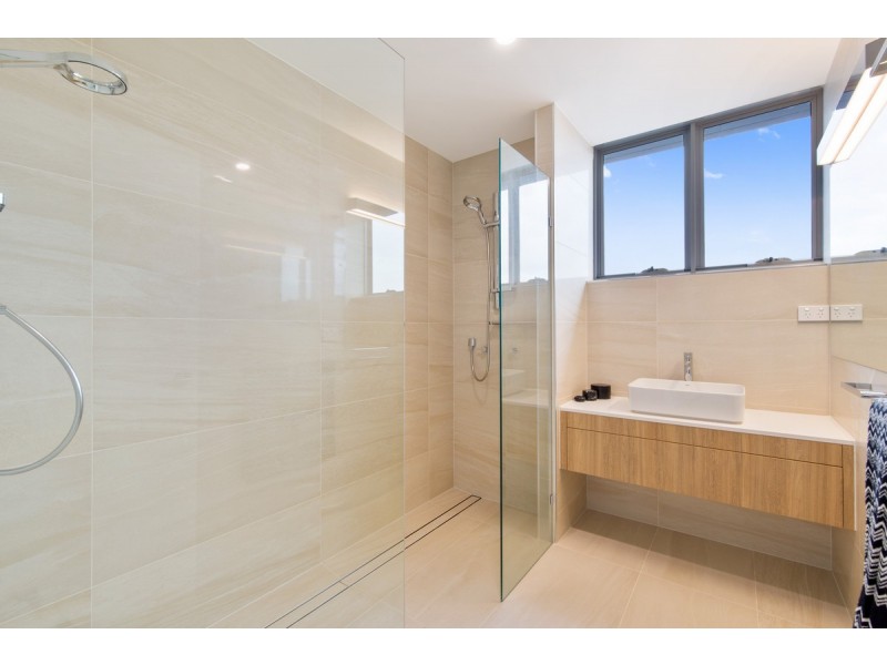10/12 Hanworth Street, East Brisbane QLD 4169