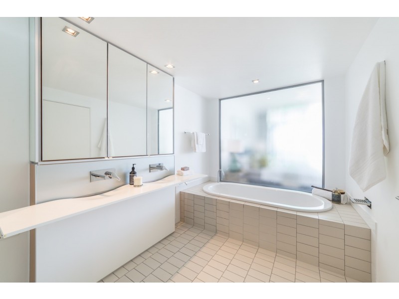 26104/2 Ephraim Island Parade, Paradise Point QLD 4216