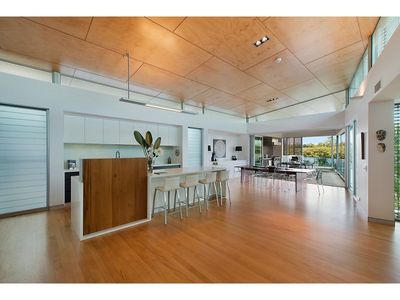 41 Brisbane Corso, Fairfield QLD 4103