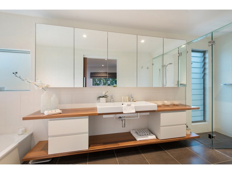 41 Brisbane Corso, Fairfield QLD 4103