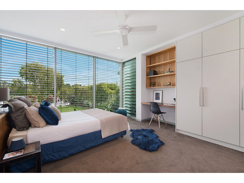 41 Brisbane Corso, Fairfield QLD 4103