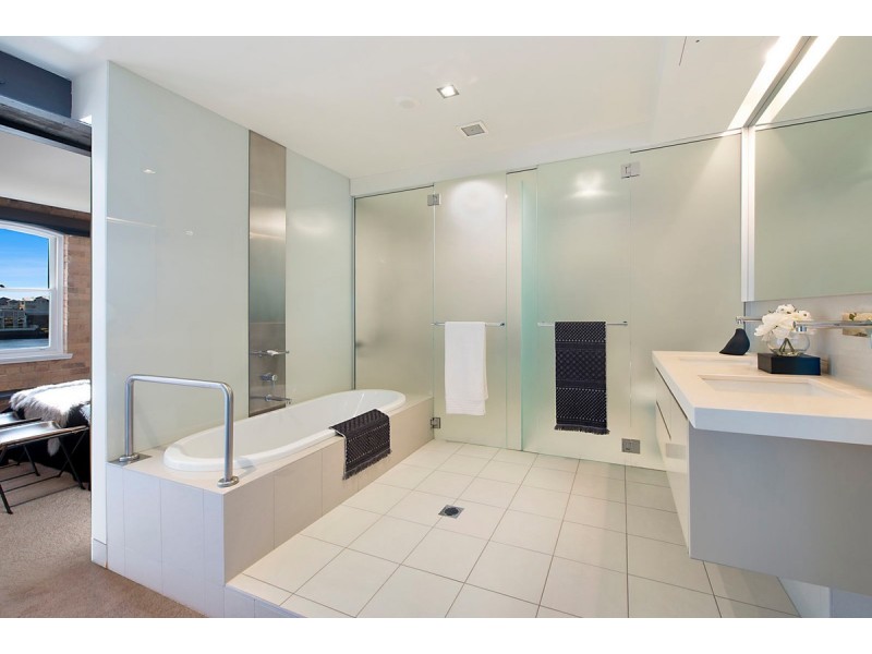 2232/32 Refinery Parade, New Farm QLD 4005