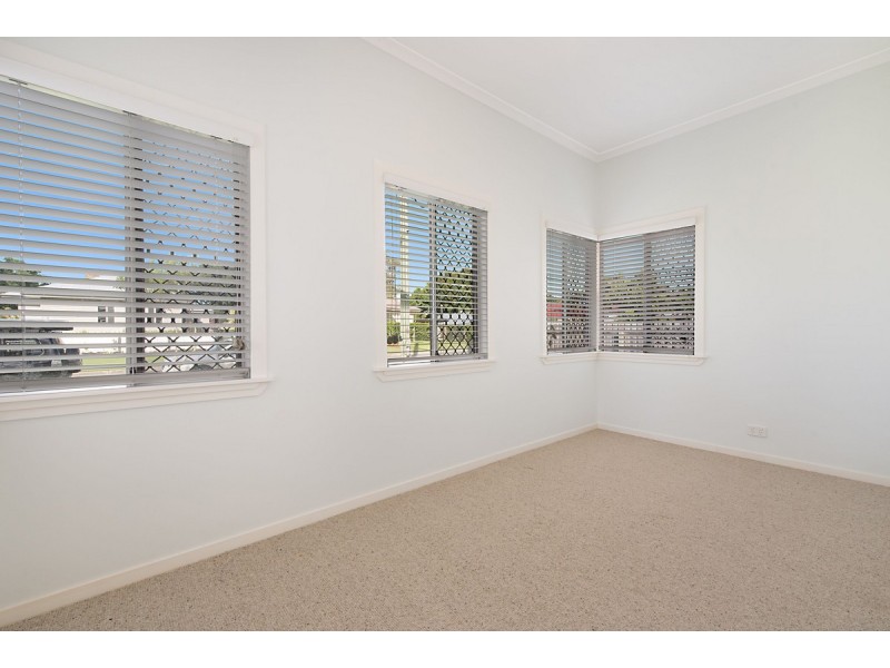 114 Victoria Street, Fairfield QLD 4103