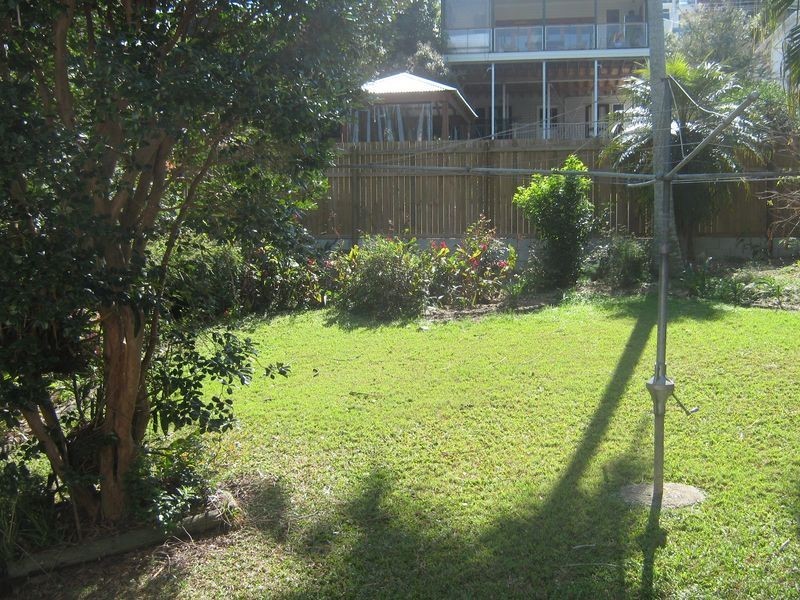 20 Pine Street, Hamilton QLD 4007