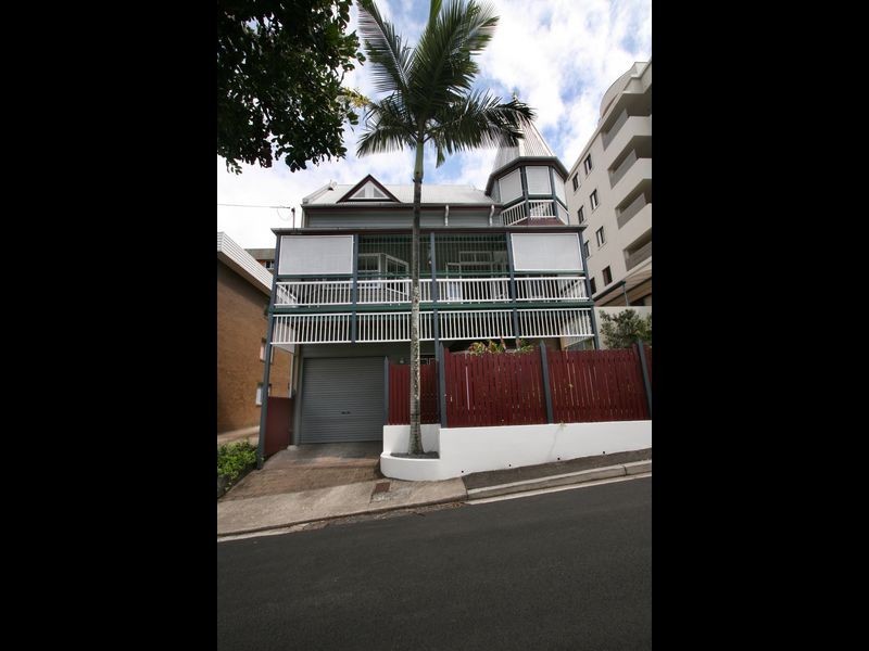 18 Parish Street, Spring Hill QLD 4000