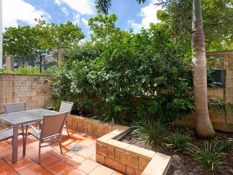 25/6 Merthyr Road, New Farm QLD 4005