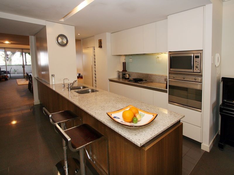 3133/30 Hollins Crescent, New Farm QLD 4005