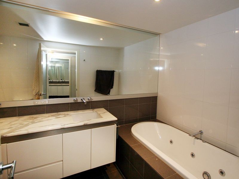 3133/30 Hollins Crescent, New Farm QLD 4005