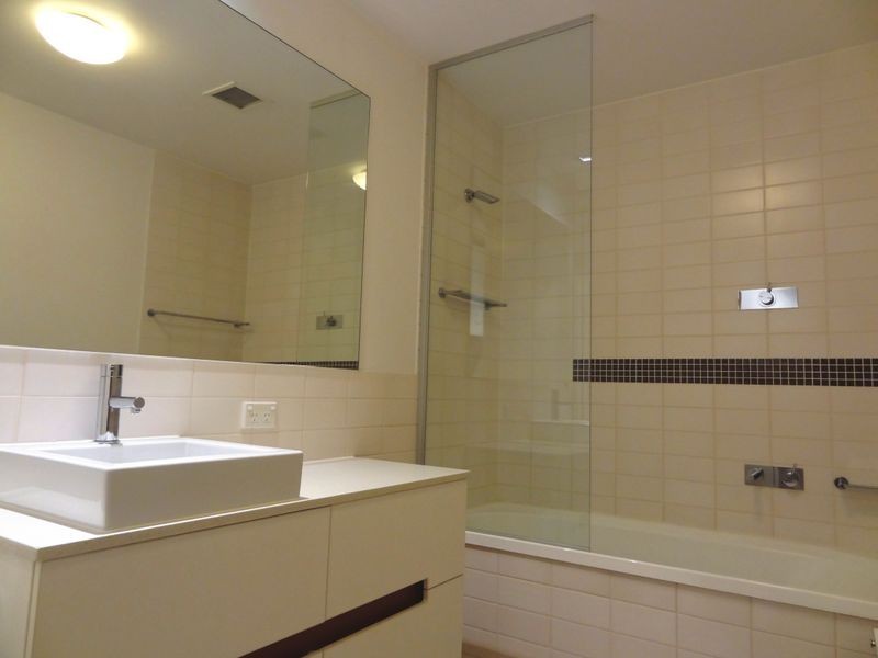 335/16 Waterline Crescent, Bulimba QLD 4171