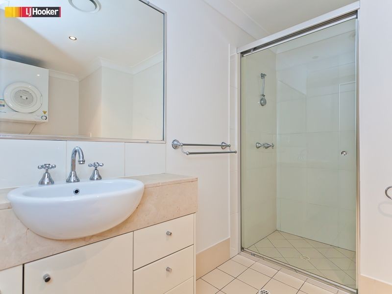 11/120 Commercial Road, Teneriffe QLD 4005