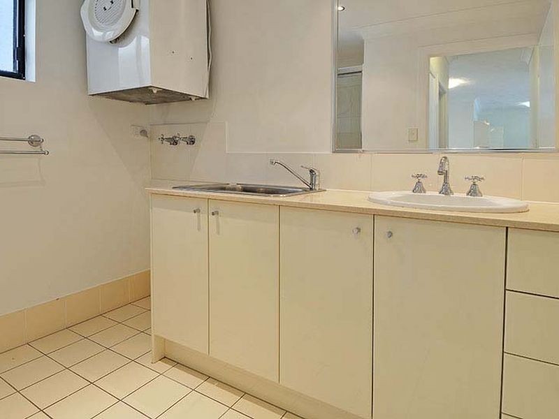 4/120 Commercial Road, Teneriffe QLD 4005