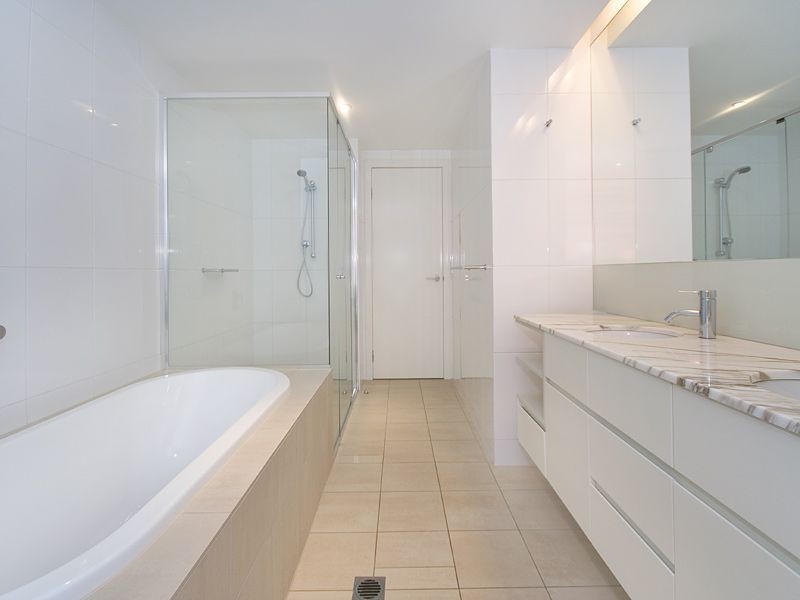 4511/30 Hollins Cres, New Farm QLD 4005