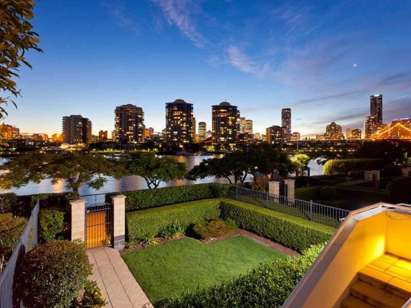 12/6 Merthyr Road, New Farm QLD 4005