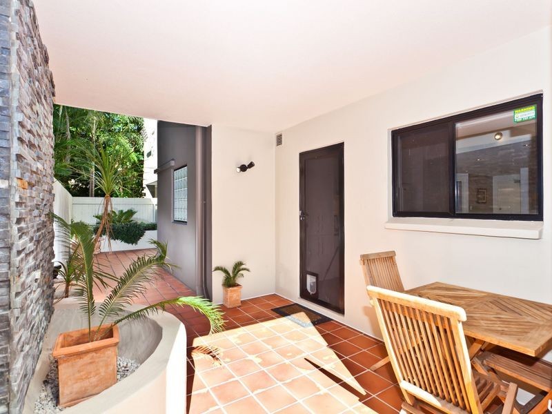 2/9 Newstead Avenue, Newstead QLD 4006