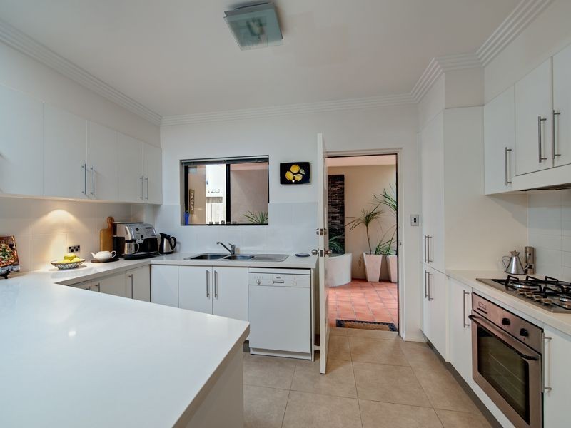 2/9 Newstead Avenue, Newstead QLD 4006