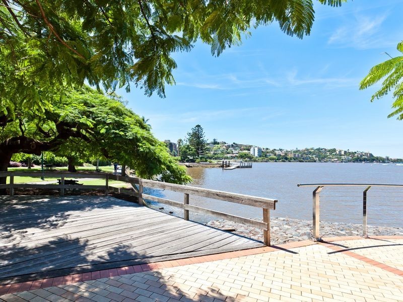 2/9 Newstead Avenue, Newstead QLD 4006