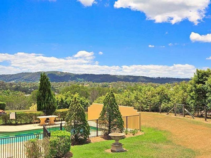4 Autumnwood Court, Samford Valley QLD 4520