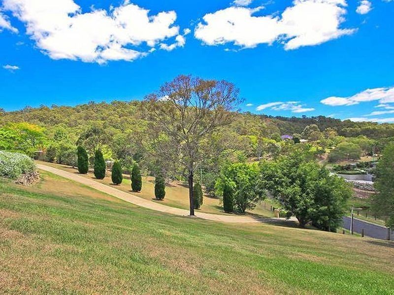 4 Autumnwood Court, Samford Valley QLD 4520