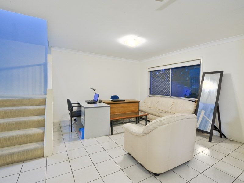 Townhouse Kingfisher Lane, East Brisbane QLD 4169