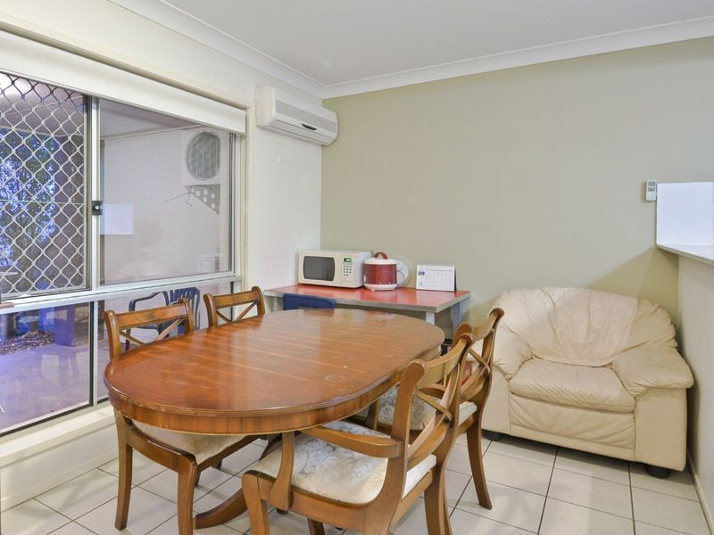 Townhouse Kingfisher Lane, East Brisbane QLD 4169