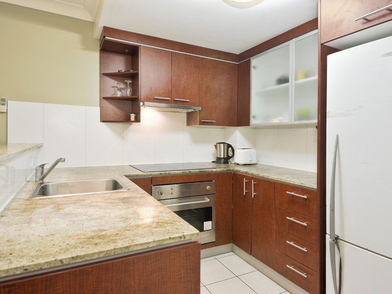 Townhouse Kingfisher Lane, East Brisbane QLD 4169