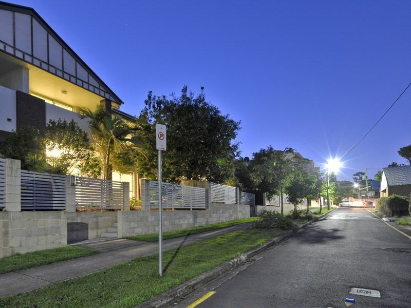 Townhouse Kingfisher Lane, East Brisbane QLD 4169