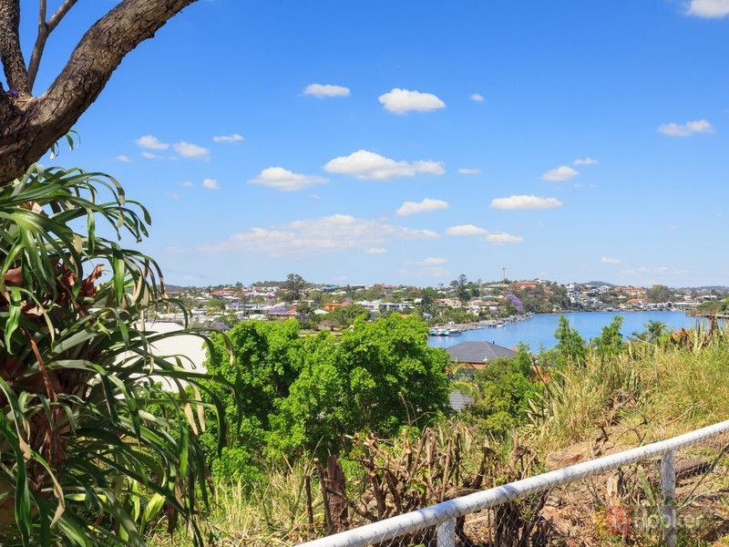 25 Walker Avenue, Teneriffe QLD 4005