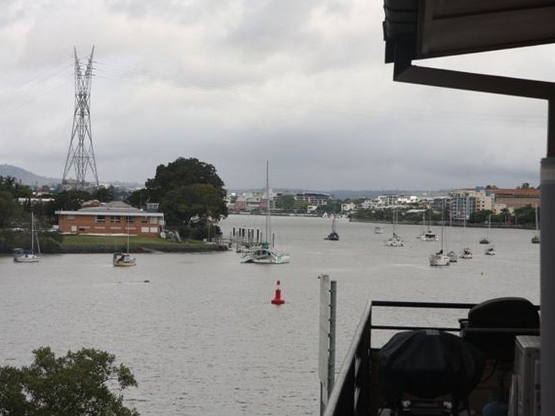 8/136 Kingsford Smith Drive, Hamilton QLD 4007