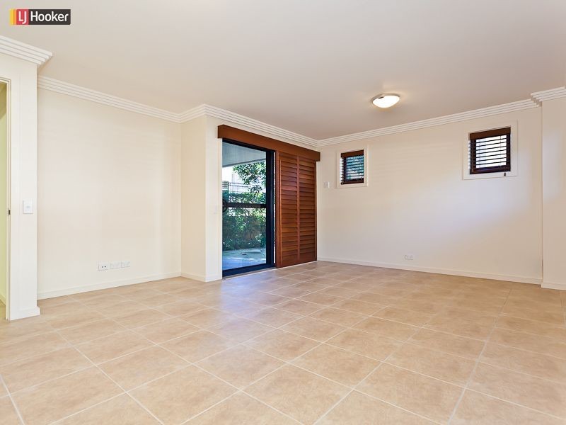 20a Oxlade Drive, New Farm QLD 4005