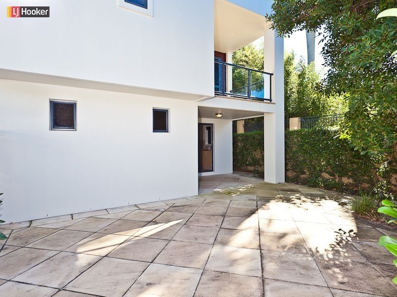 20a Oxlade Drive, New Farm QLD 4005