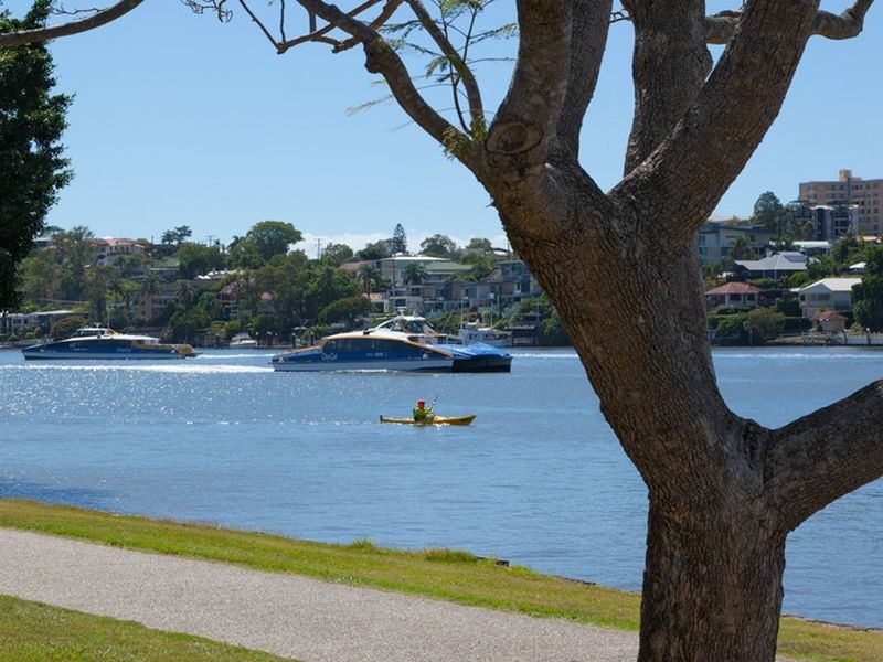 4/72 Oxlade Drive, New Farm QLD 4005