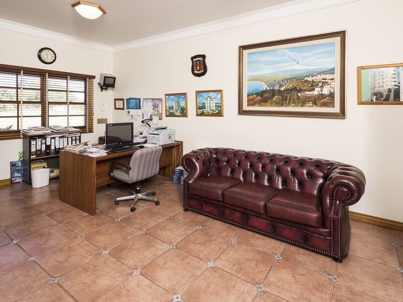 16 Neville Road, Bridgeman Downs QLD 4035