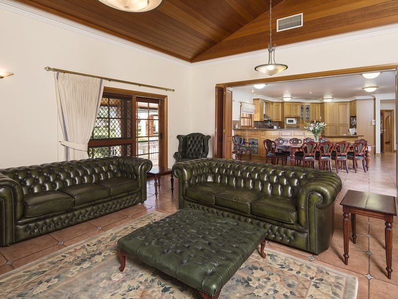 16 Neville Road, Bridgeman Downs QLD 4035