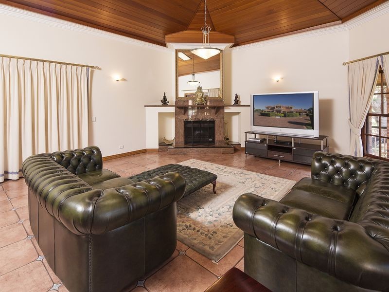 16 Neville Road, Bridgeman Downs QLD 4035