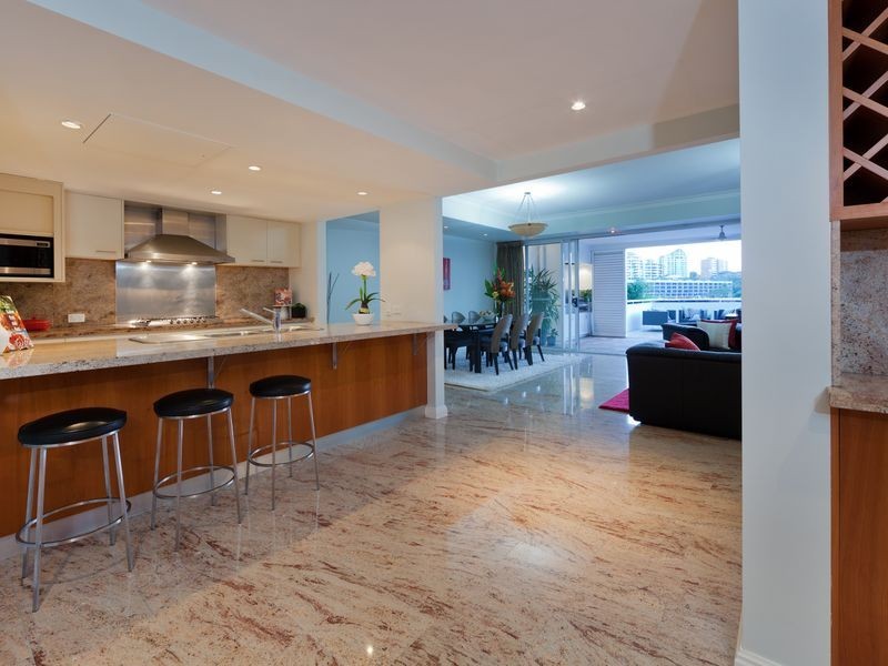 10/6 Merthyr Road, New Farm QLD 4005