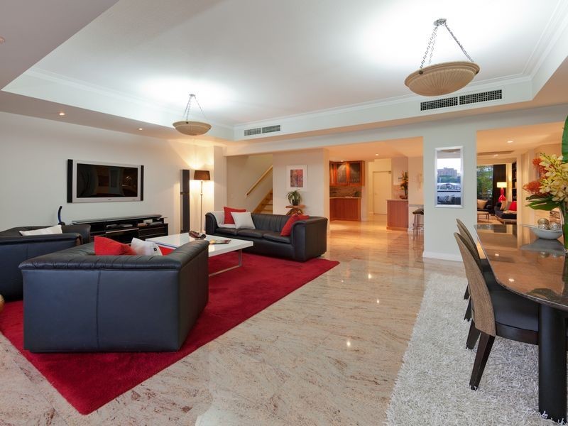 10/6 Merthyr Road, New Farm QLD 4005