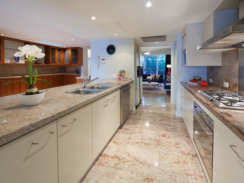 10/6 Merthyr Road, New Farm QLD 4005