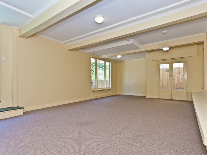 6 Carlton Street, Highgate Hill QLD 4101