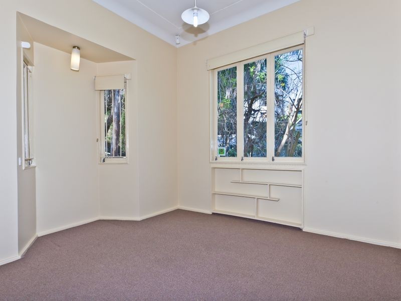 6 Carlton Street, Highgate Hill QLD 4101