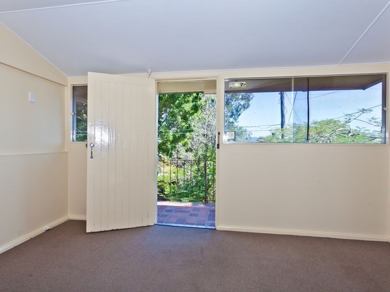 6 Carlton Street, Highgate Hill QLD 4101