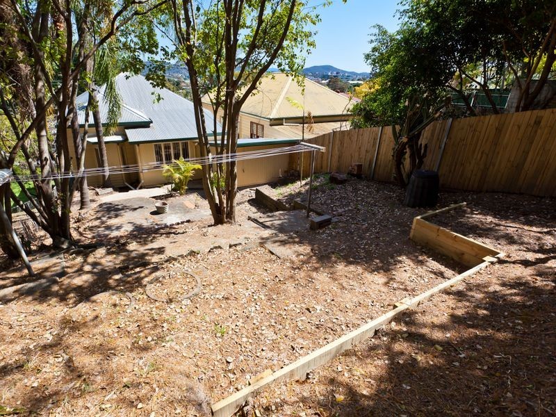 6 Carlton Street, Highgate Hill QLD 4101