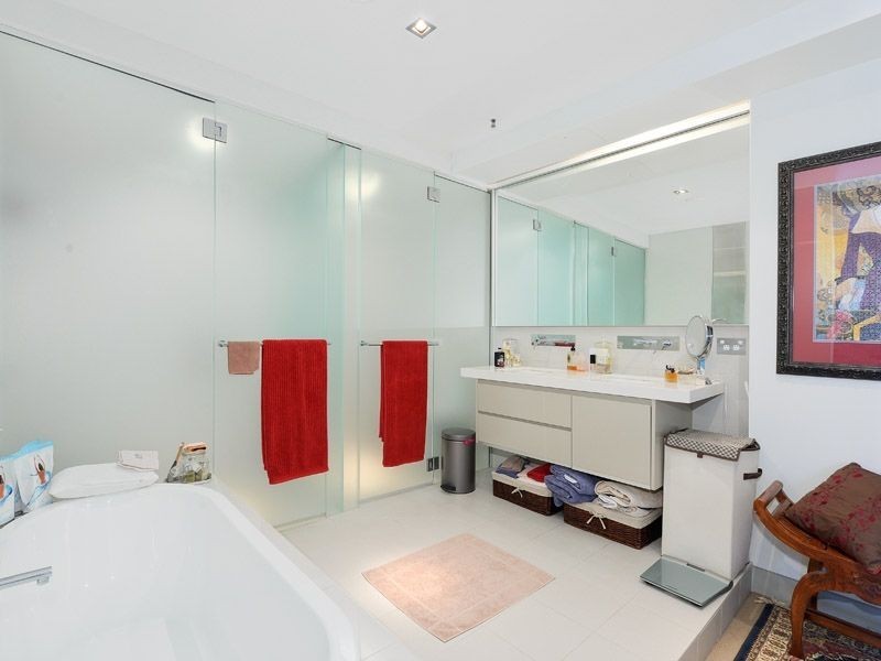 2332/32 Refinery Parade, New Farm QLD 4005