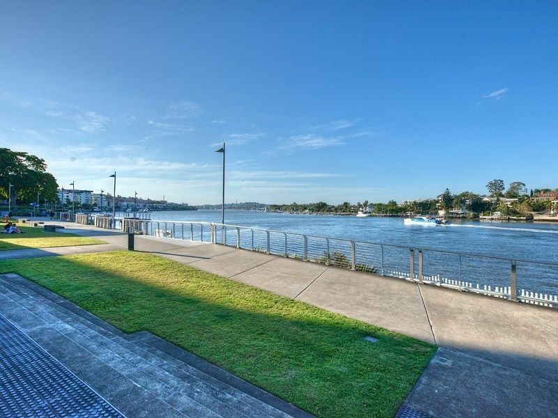 2332/32 Refinery Parade, New Farm QLD 4005