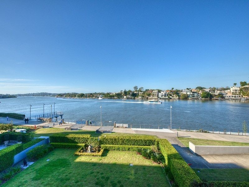 2332/32 Refinery Parade, New Farm QLD 4005