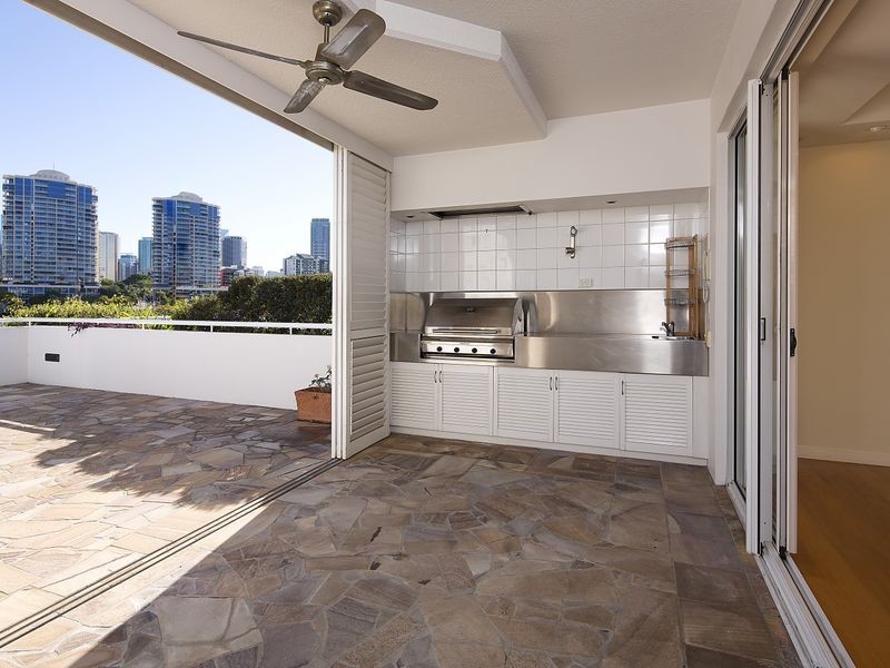 9/6 Merthyr Road, New Farm QLD 4005