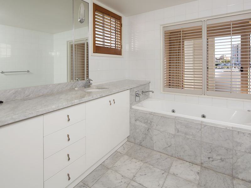 9/6 Merthyr Road, New Farm QLD 4005