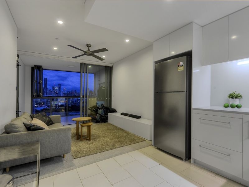1081/16 Hamilton Place, Bowen Hills QLD 4006